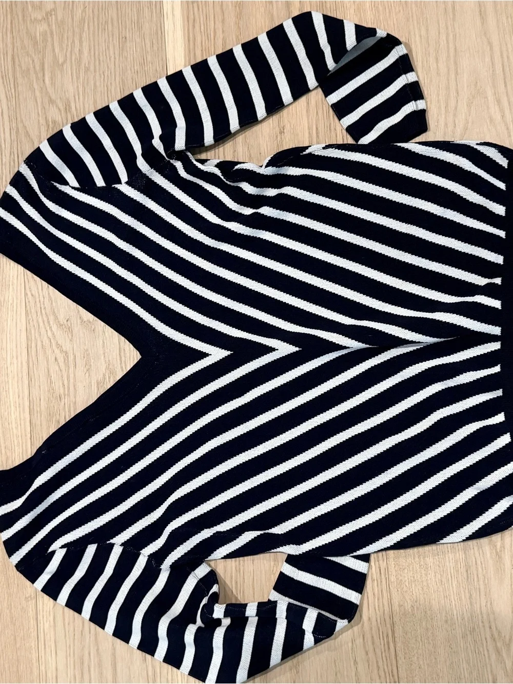 Zara Navy & White Striped V-Neck Sweater